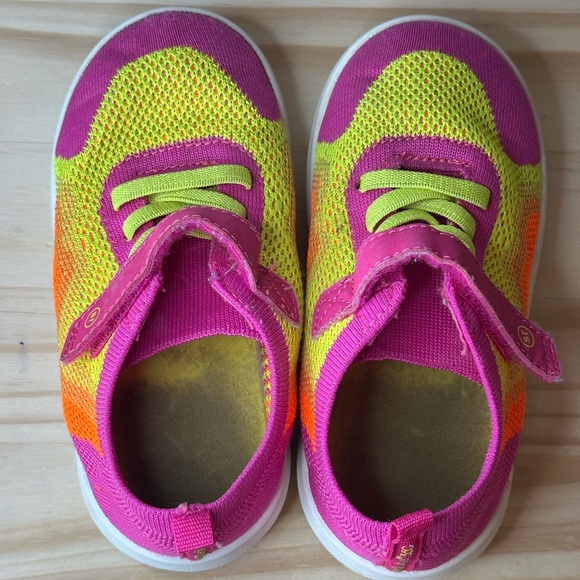 Toddler Girls Size 8 Bright Pink Shoes Bundle Crocs + Stride Rite - Picture 8 of 12